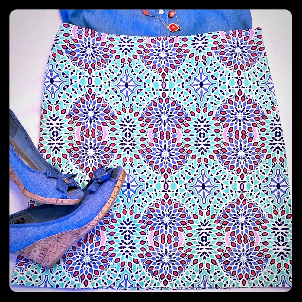 Talbots medallion patterned stretch skirt size 6